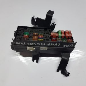 Caixa de fusiveis traseiro Mercedes R320