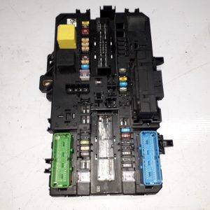 Caixa de fusiveis Opel Zafira B