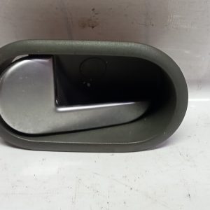 Puxador de porta Esquerdo Ford Fiesta V