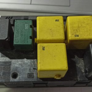 Caixa de fusíveis MERCEDES Classe E / C