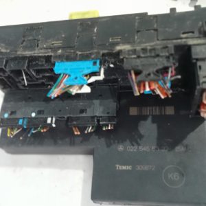 Caixa de fusíveis MERCEDES- C220 W202