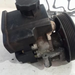 Bomba direção assistida Mercedes